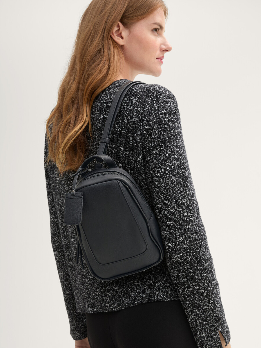 mochila ttadela con colgante