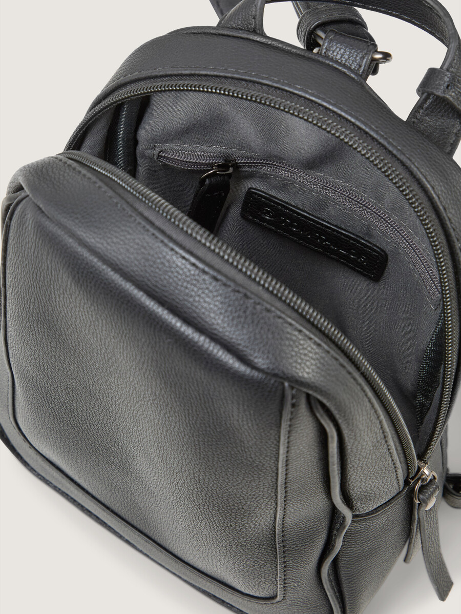 mochila ttadela con colgante