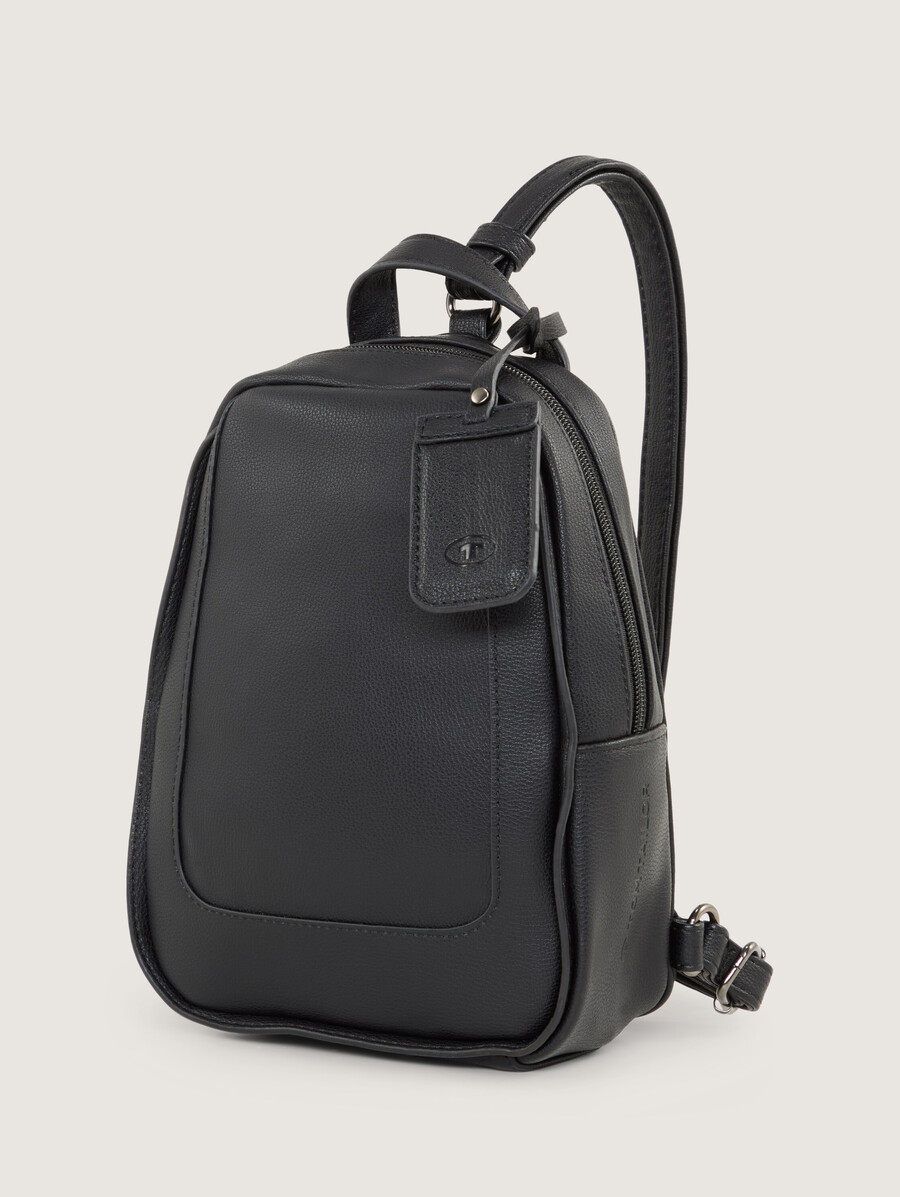 mochila ttadela con colgante