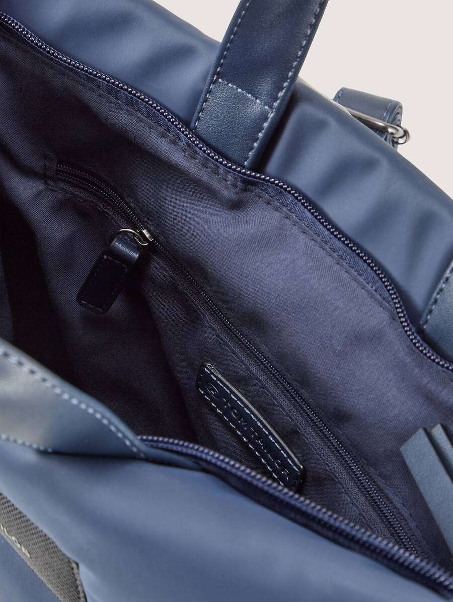 mochila ttpatti m fabricada con nailon reciclado repelente al agua