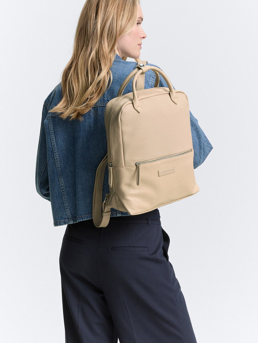 mochila ttgia l fabricada en piel sintética