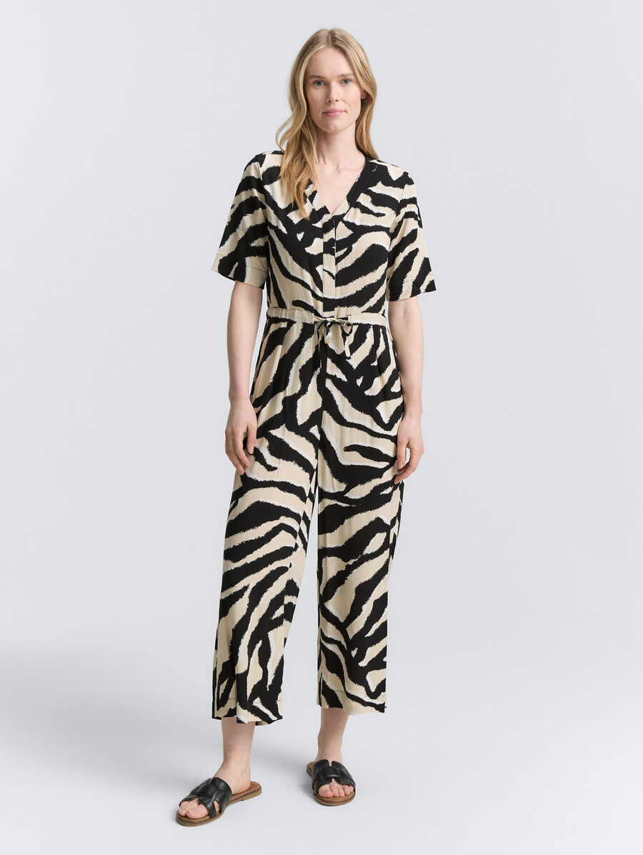 mono con estampado