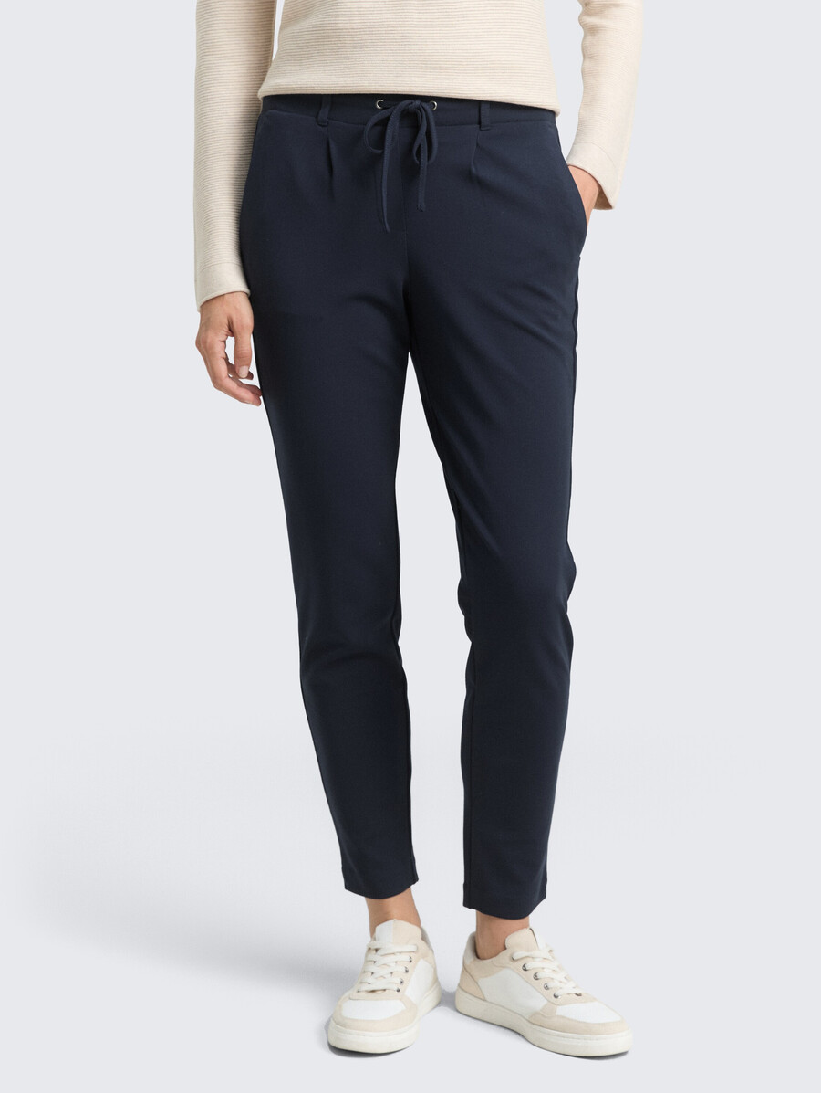 pantalones de material casual