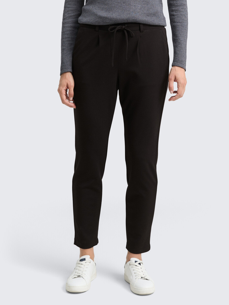 pantalones de material casual