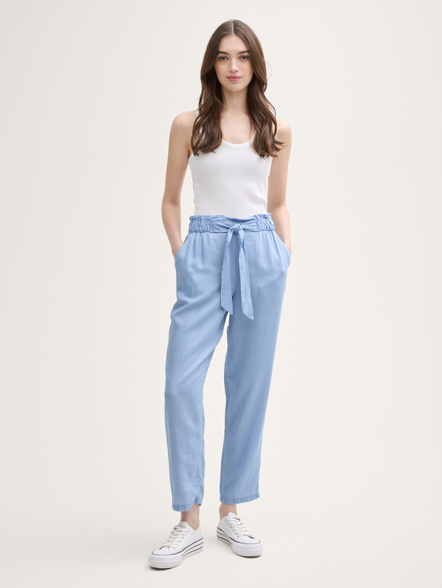 pantalones paperbag cónicos