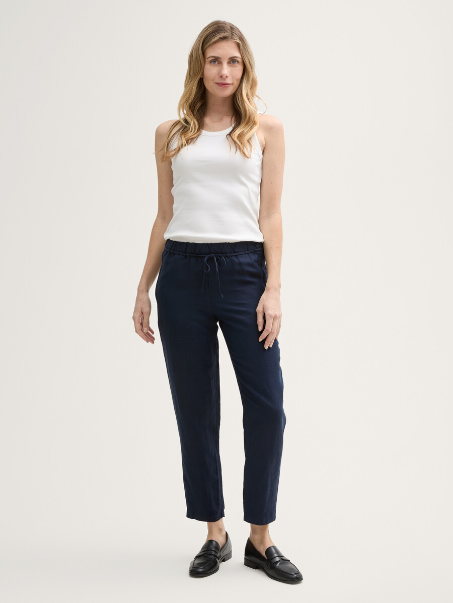 pantalones holgados y ajustados con contenido de lino