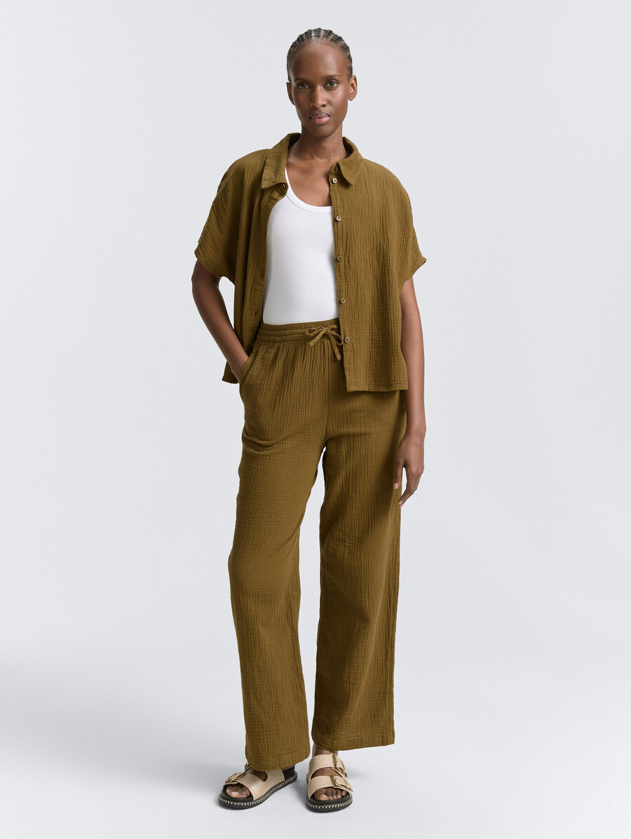 pantalones rectos de muselina