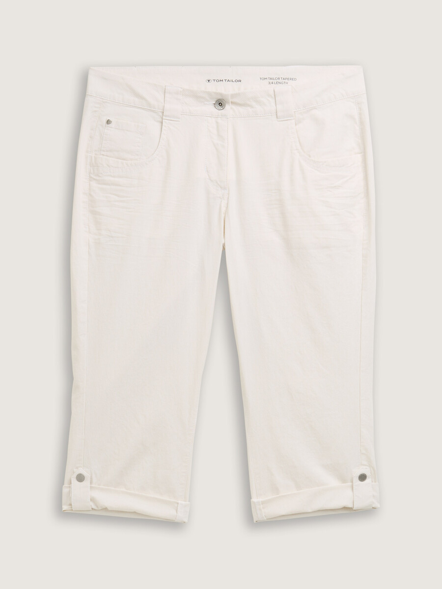 pantalones capri holgados y cónicos