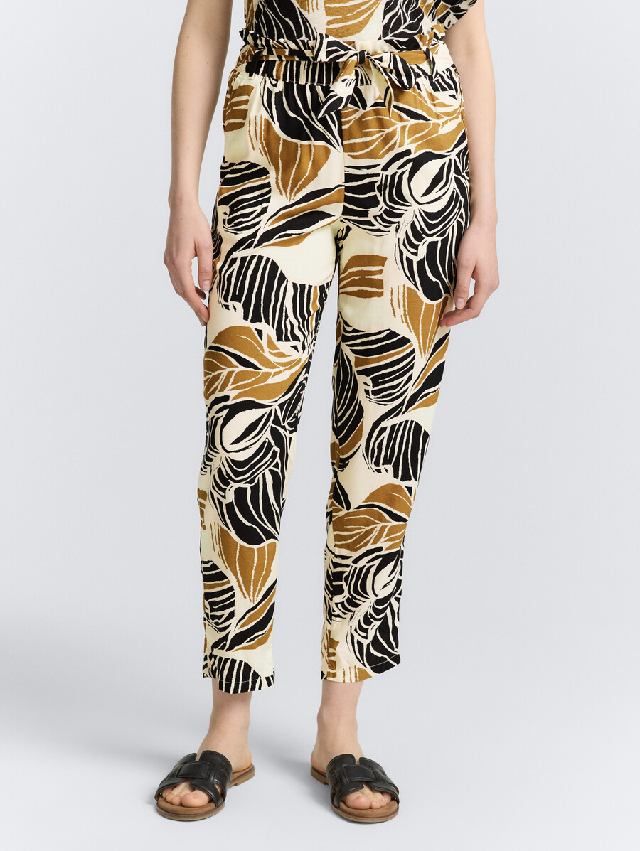 pantalones paperbag holgados y ajustados