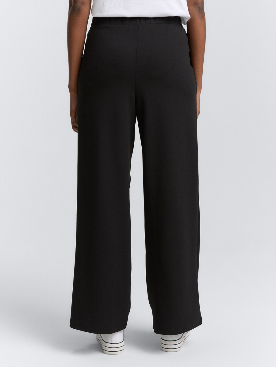 pantalones de pierna ancha