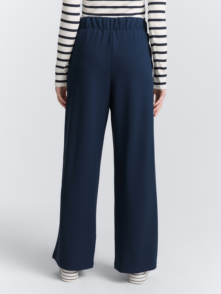 pantalones de pierna ancha