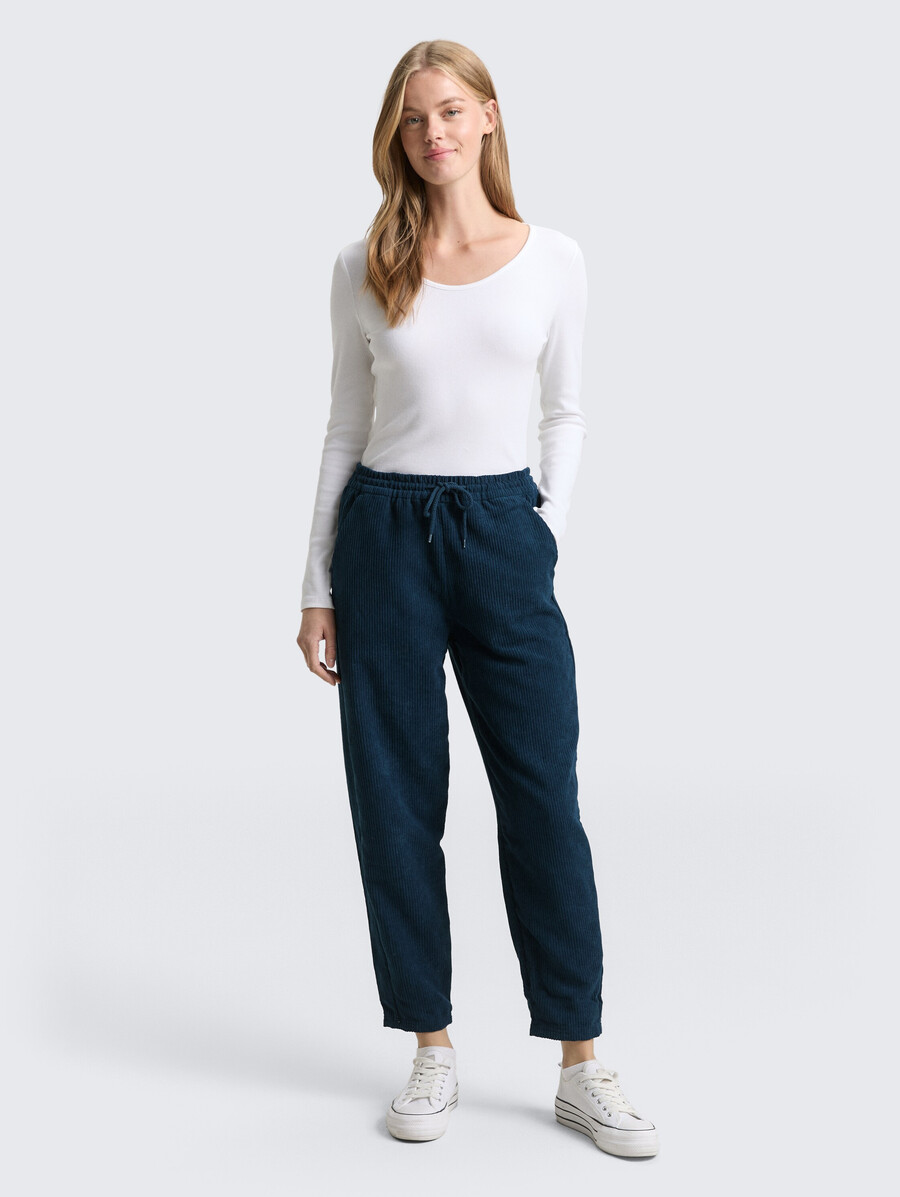 pantalones de pana con cordón