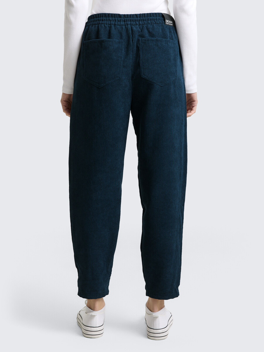 pantalones de pana con cordón