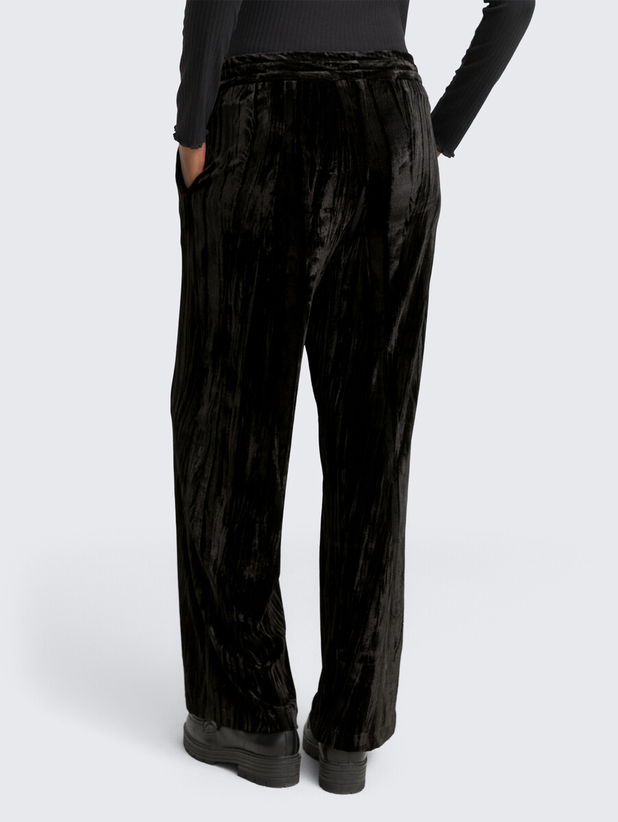 pantalones anchos de terciopelo