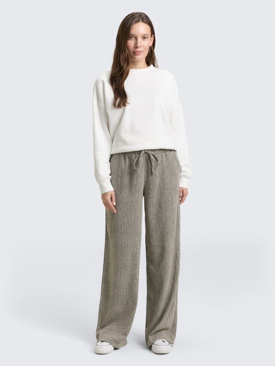 pantalones anchos y sueltos