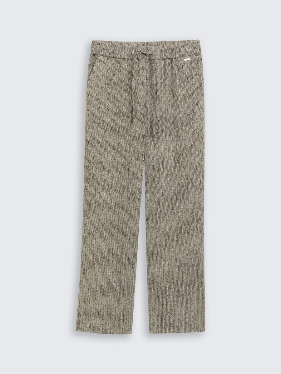 pantalones anchos y sueltos