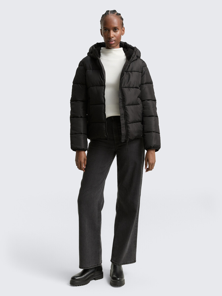 chaqueta acolchada con capucha