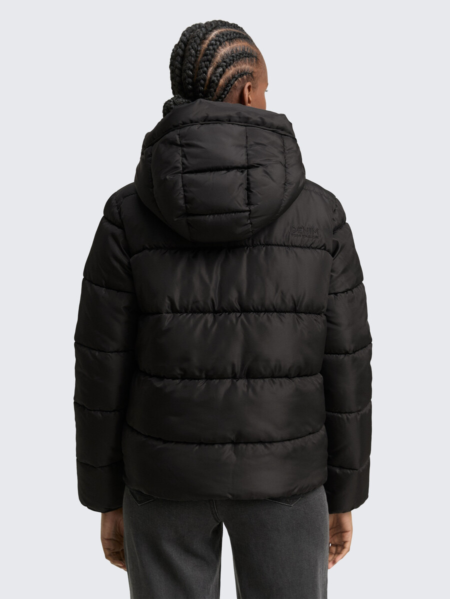 chaqueta acolchada con capucha