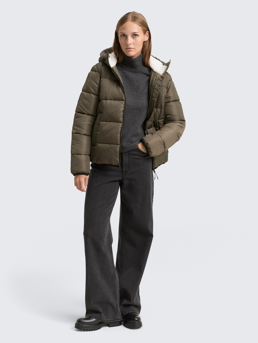 chaqueta acolchada con capucha