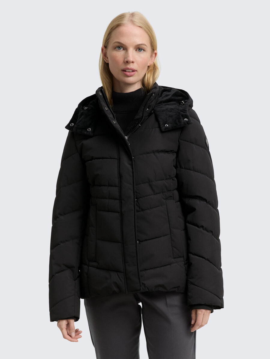 chaqueta acolchada con capucha desmontable