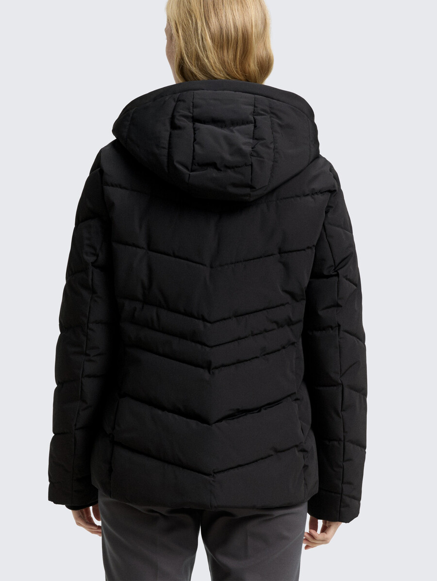 chaqueta acolchada con capucha desmontable