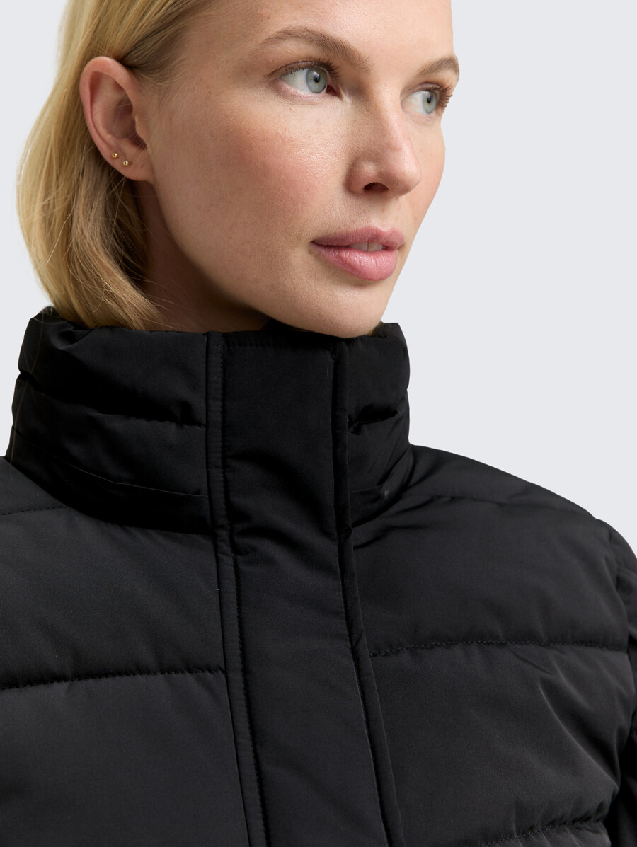 chaqueta acolchada con capucha desmontable