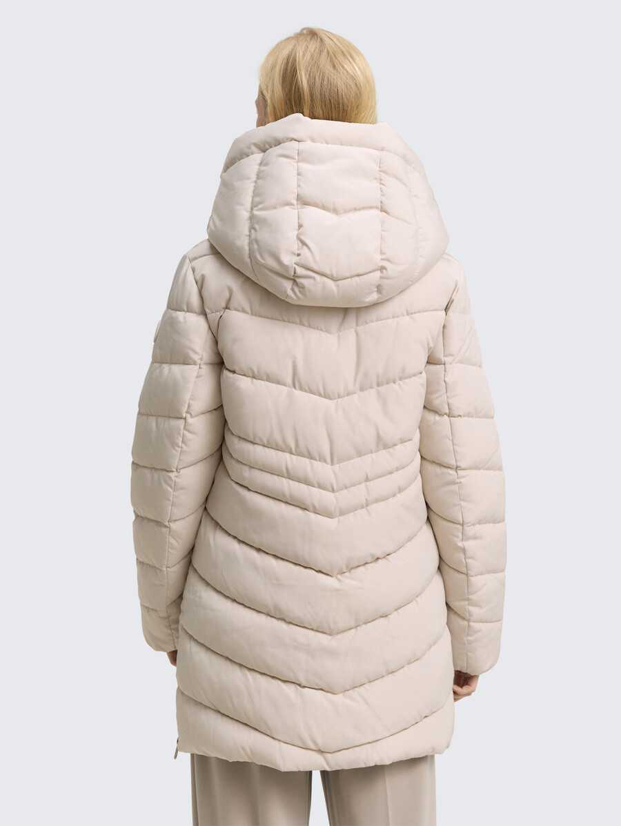 abrigo acolchado con look 2 en 1