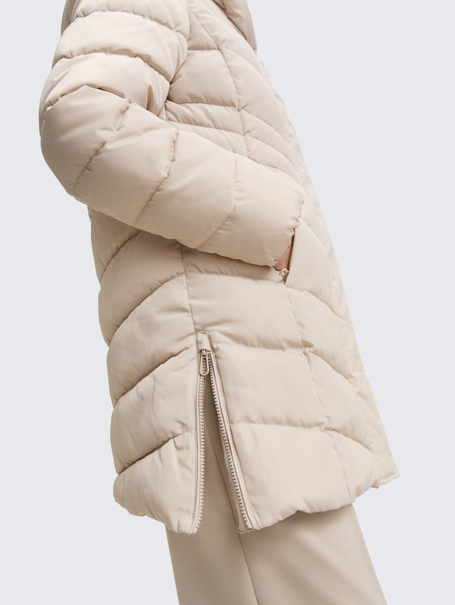 abrigo acolchado con look 2 en 1
