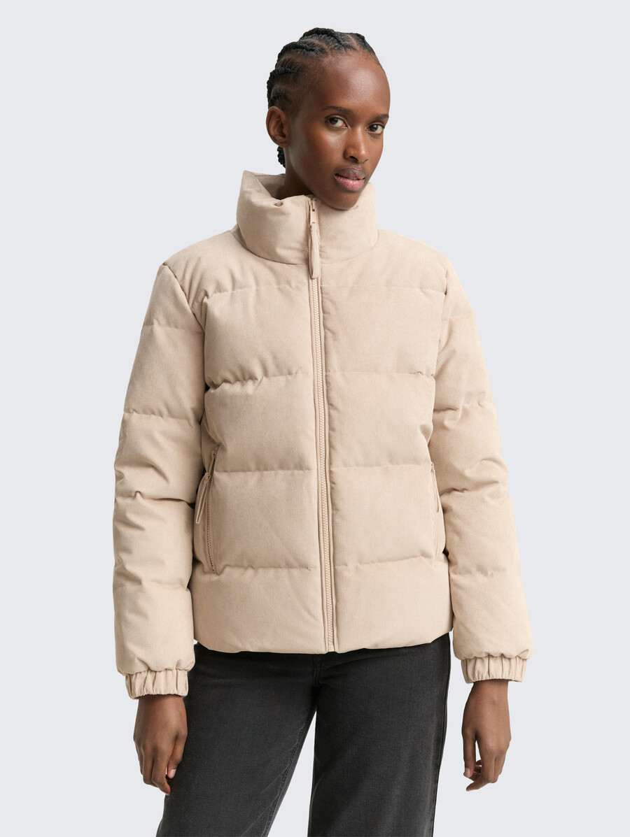 chaqueta acolchada de pana con cuello alto