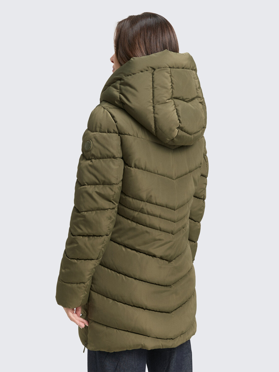 abrigo acolchado con look 2 en 1