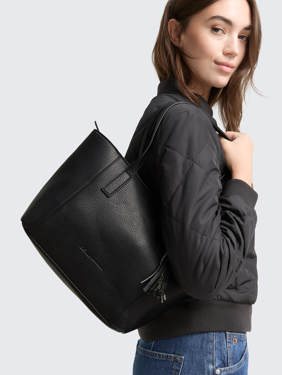 ttpriya l shopper con costuras decorativas