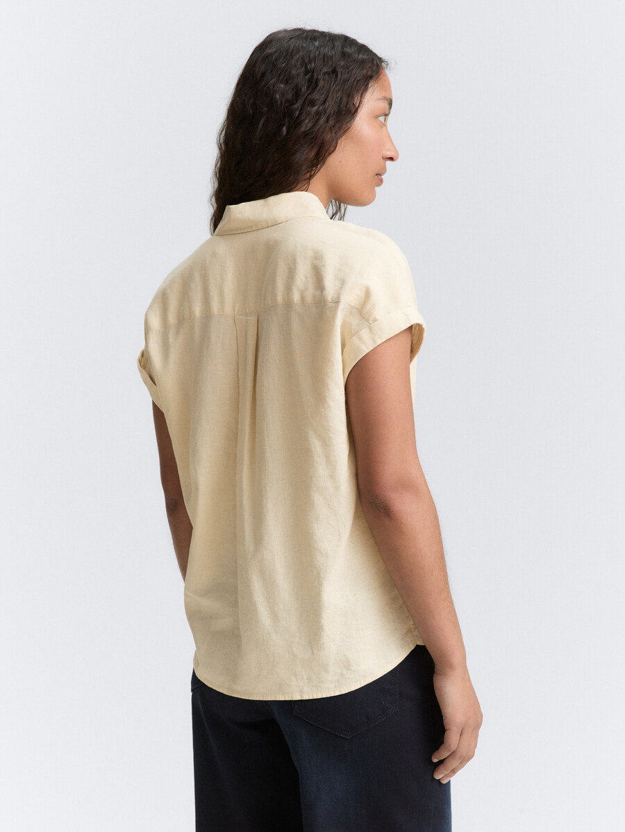 blusa holgada con contenido de lino