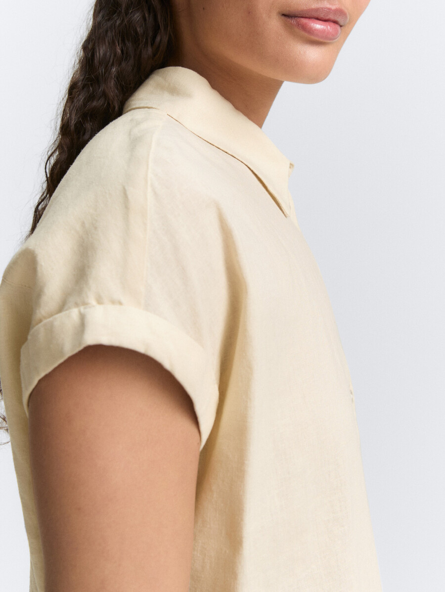 blusa holgada con contenido de lino