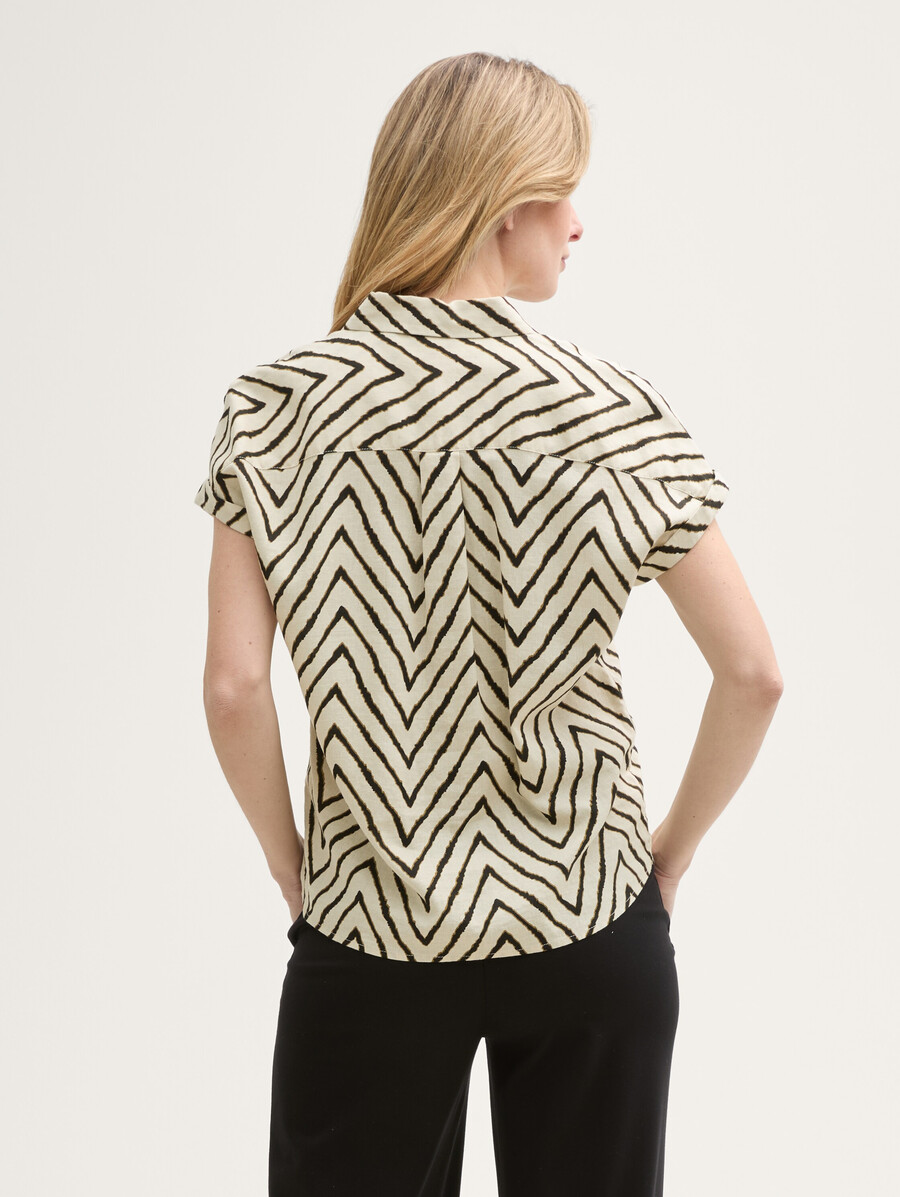 blusa holgada con contenido de lino