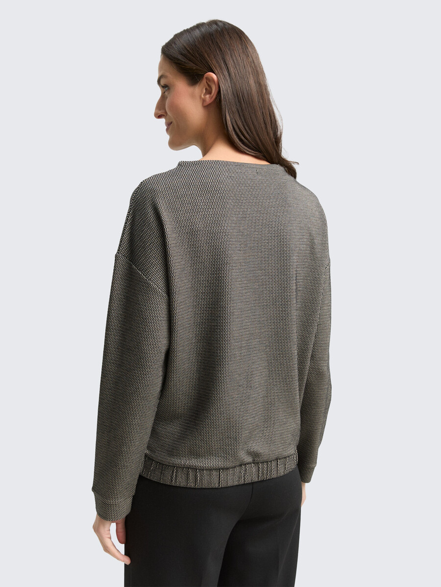 sudadera holgada con cuello alto