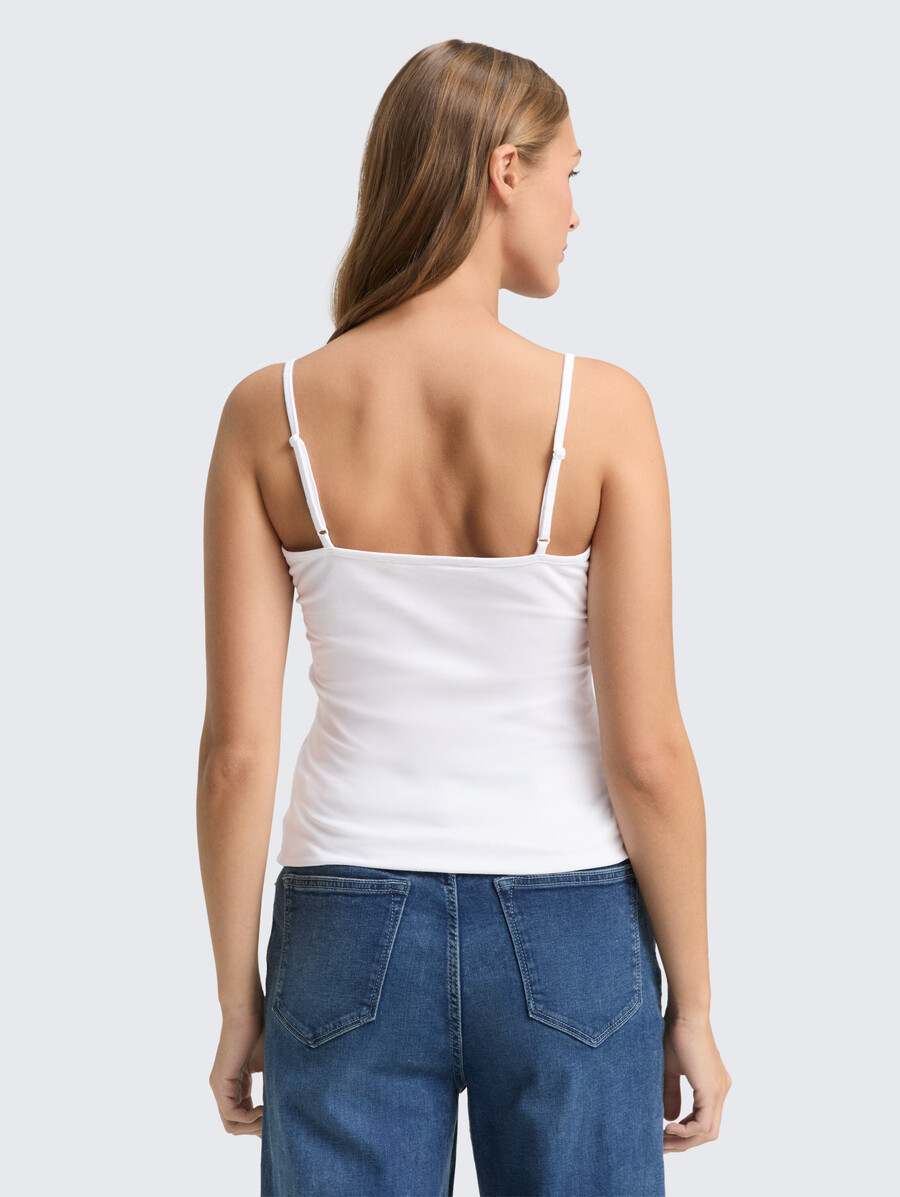 camiseta sin mangas de corte entallado