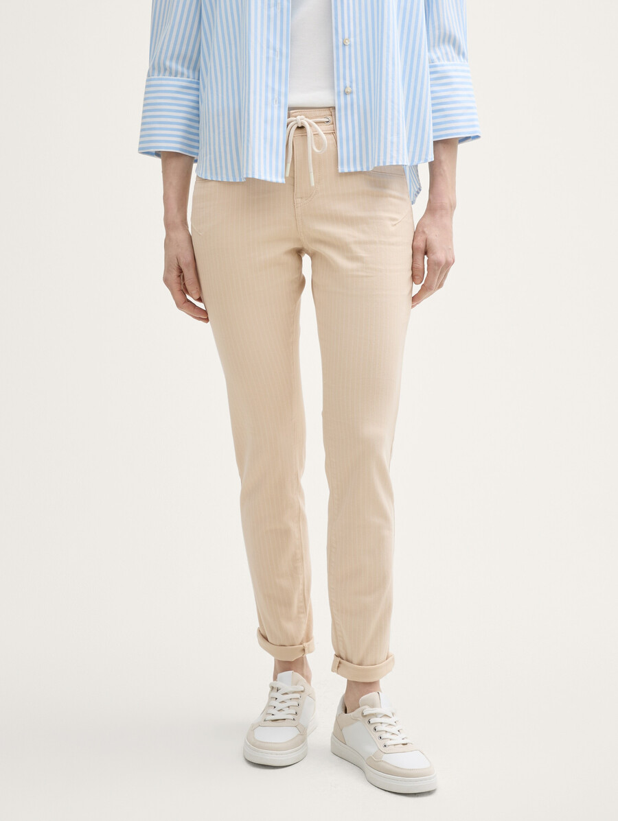 vaqueros relajados tttapered
