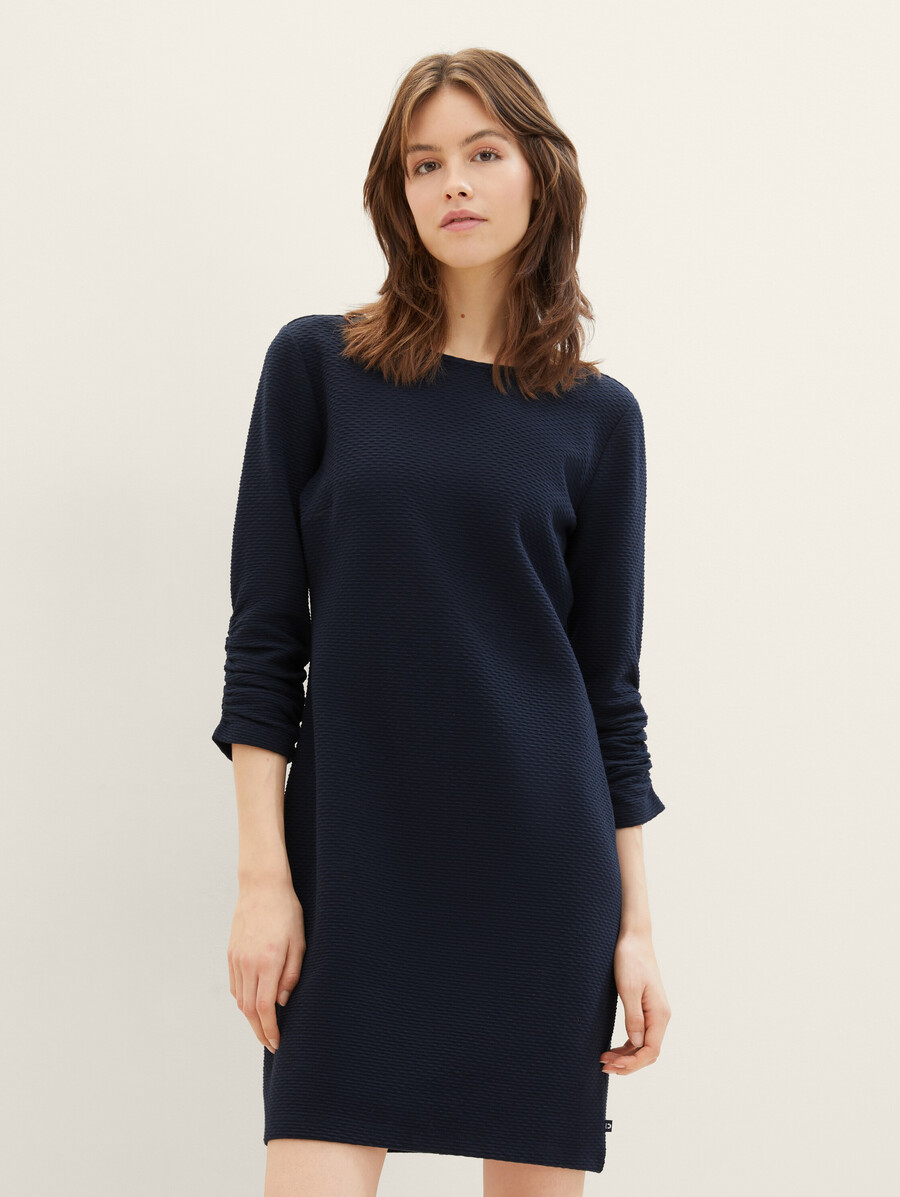 mini vestido con mangas 34