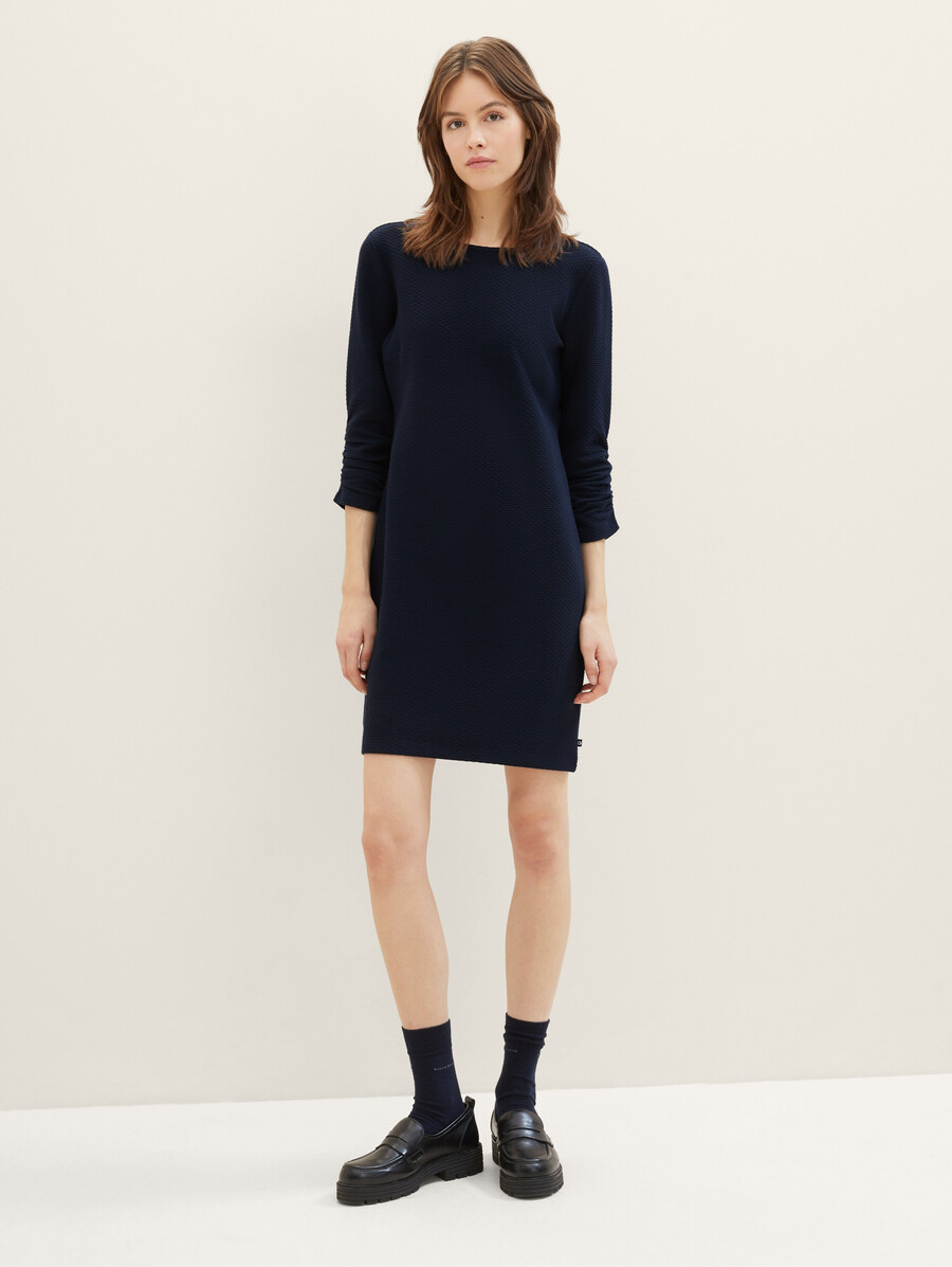 mini vestido con mangas 34