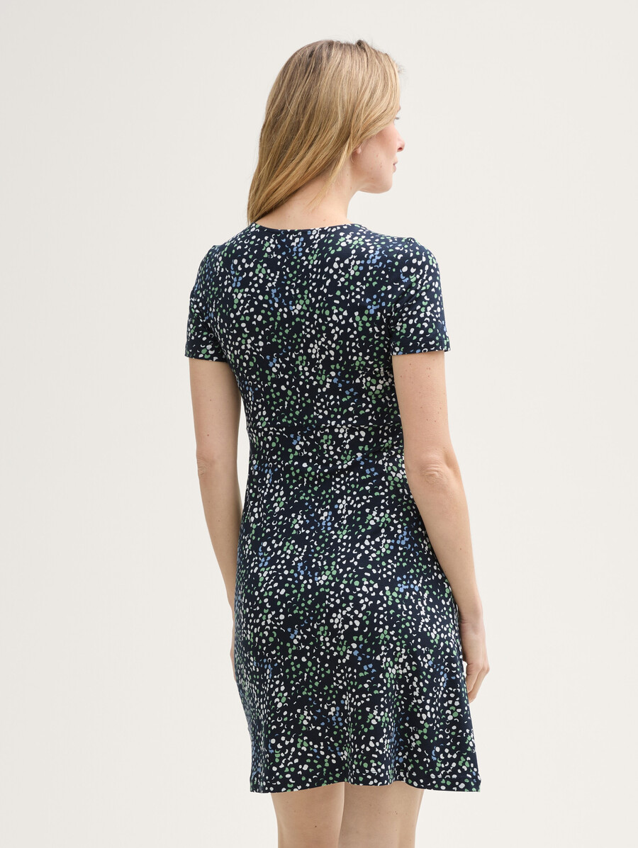 vestido con volantes