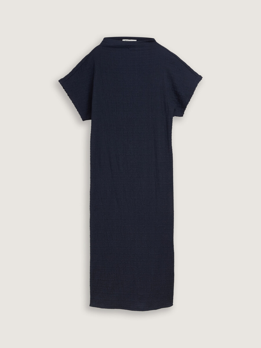 vestido midi con cuello alto