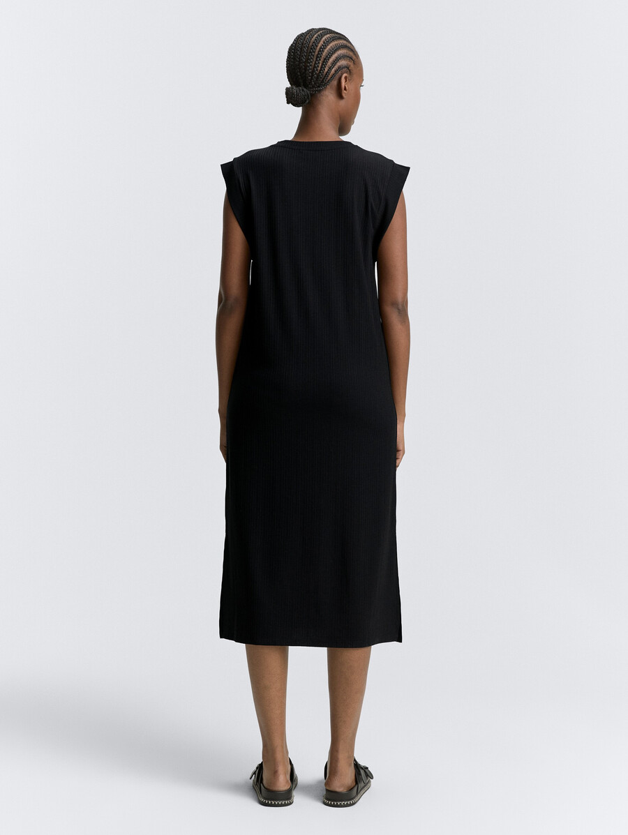 vestido midi tipo camiseta