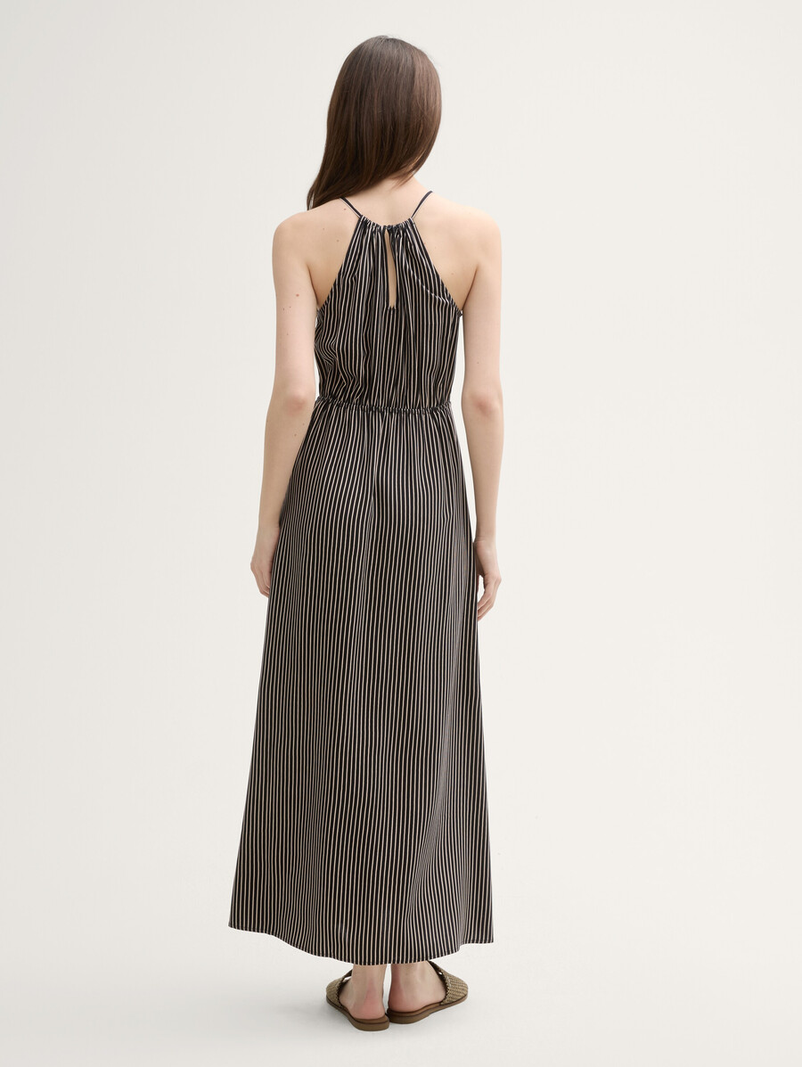 vestido largo con cuello halter