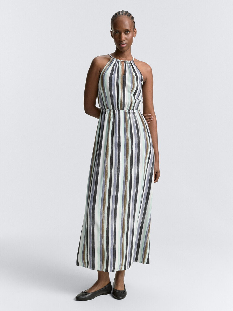 vestido largo con cuello halter