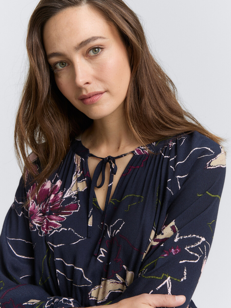 vestido largo con estampado floral