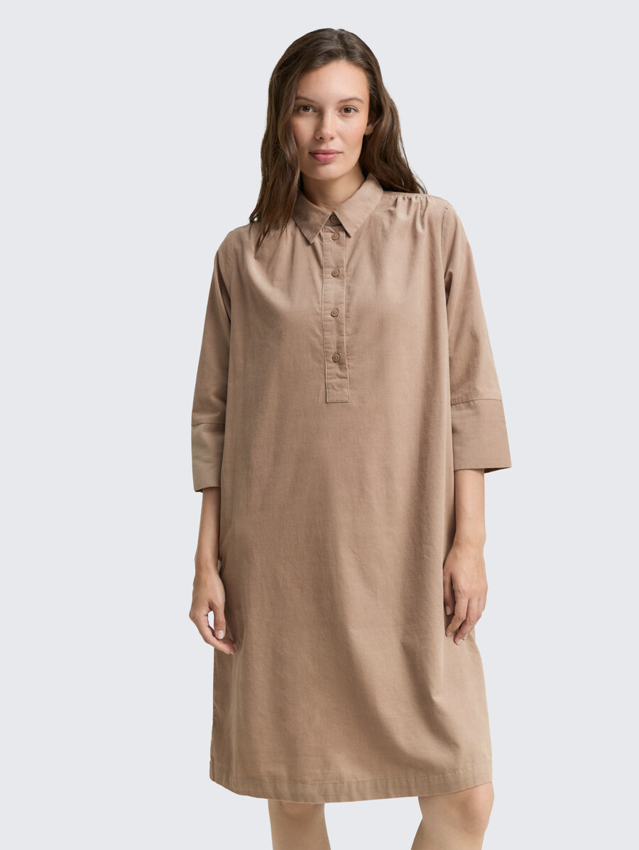 vestido de pana con cuello