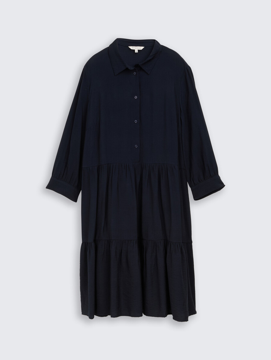 vestido arrugado con volantes