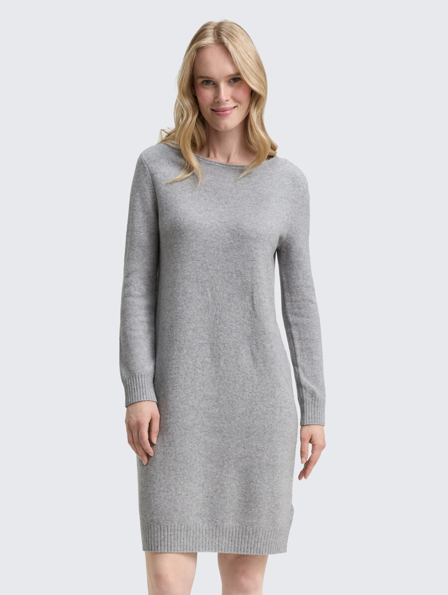 vestido de punto con escote barco