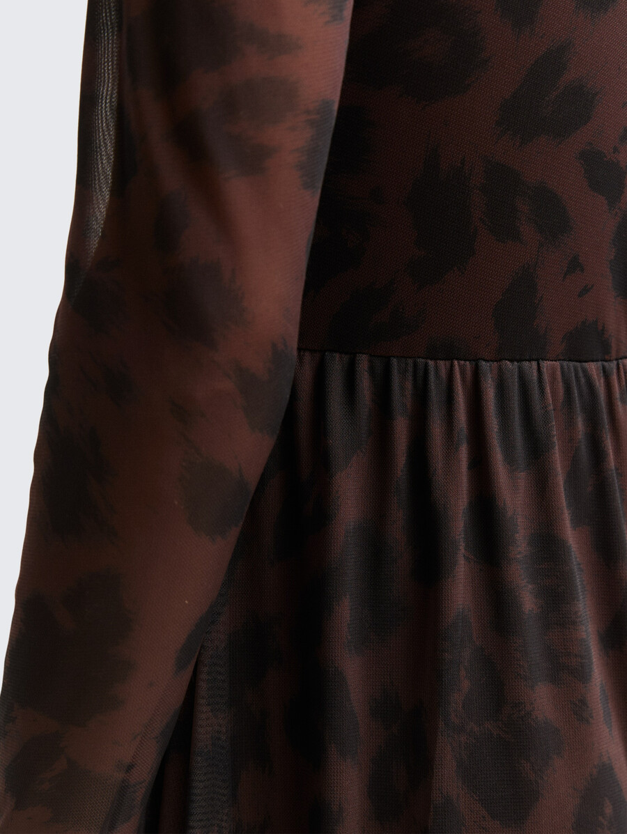 vestido midi de malla con estampado