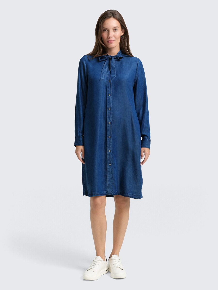 vestido vaquero con detalle de lazo